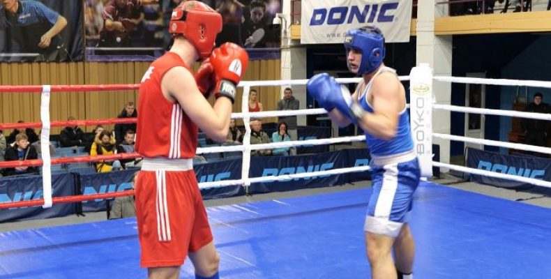 Боксерський поєдинок у Чернігові