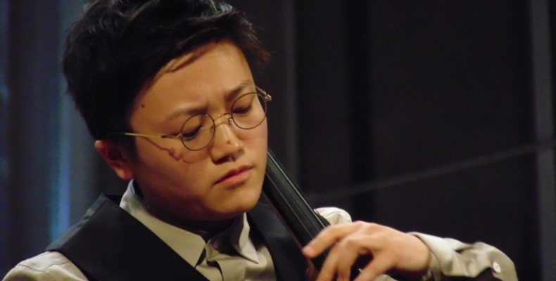 «Особливий нерв» Міцунобу Такая, Юїко Араї і оркестру «Філармонія»