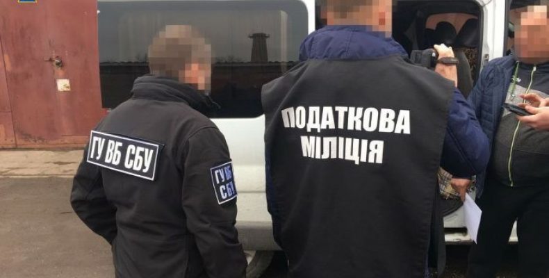 У гаражі автокооперативу виробляли підпільно коньяк