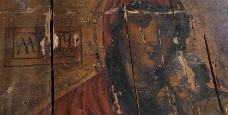 У стінах панської садиби знайшли ікони зруйнованого храму