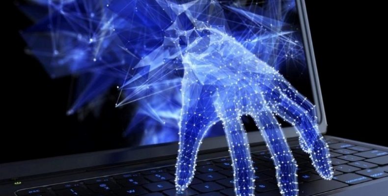 Чому не можемо насправді захистити свій інформаційний простір?