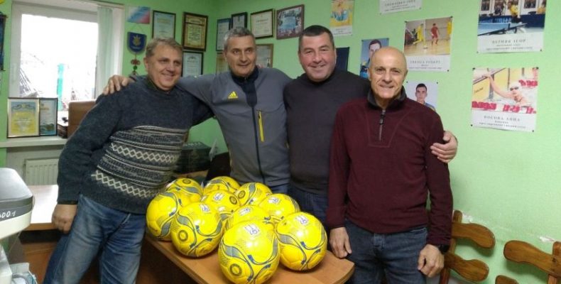 Комплект м`ячів для «Інваспорт» від обласної асоціації футболу