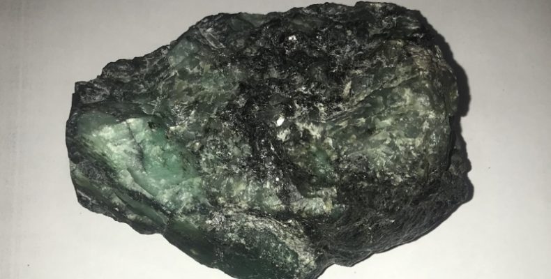 Мінерал невідомого походження виявили на північному кордоні
