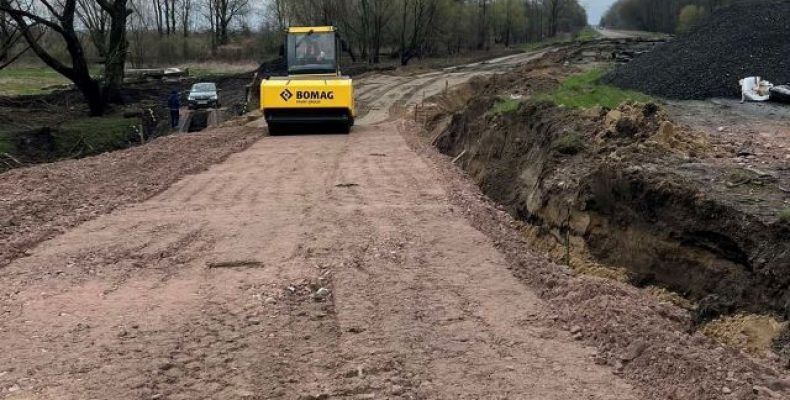Зруйновані війною дороги та мости відновлюють на Чернігівщині