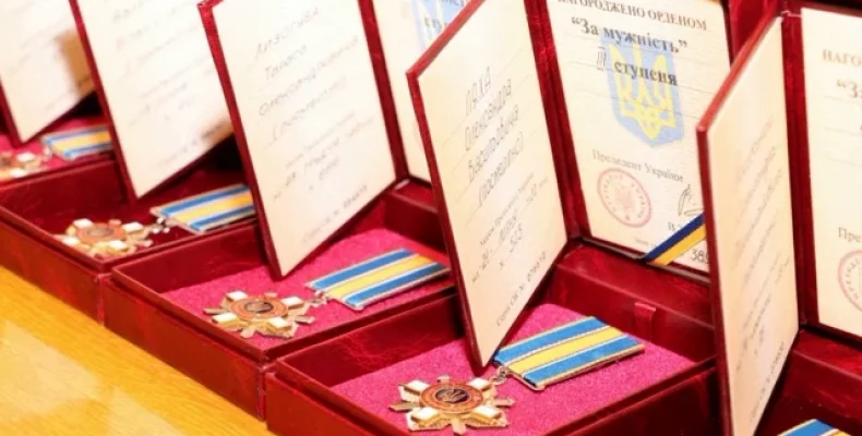 Рідним загиблих героїв Чернігівщини вручили державні нагороди