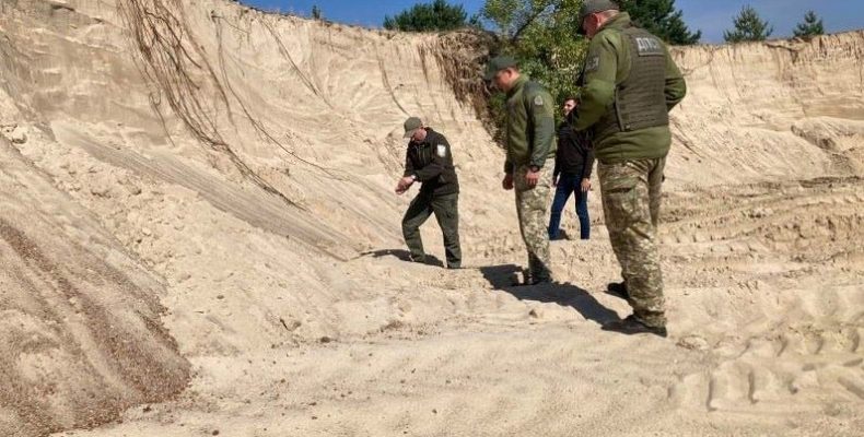 На 3 млн грн завдано збитків через незаконний видобуток піску