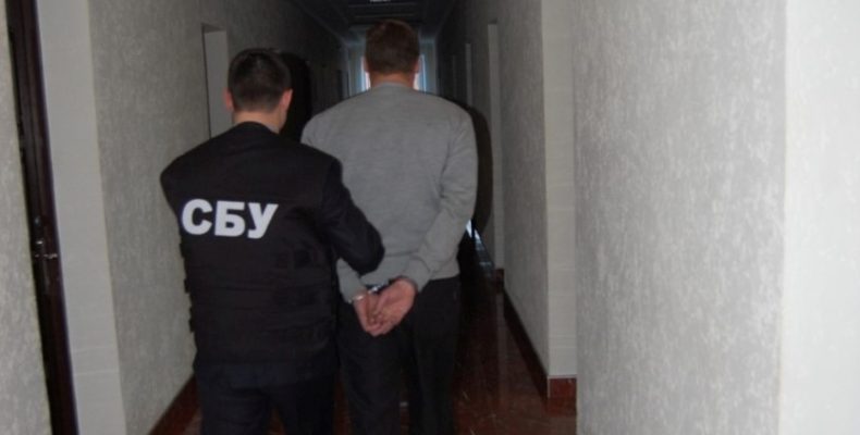 Поліцейського позбавили волі за розповсюдження наркотиків