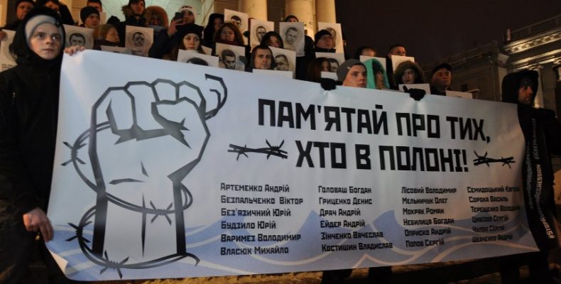 Морський десант у Чернігові: прапор підняли, книгу презентували