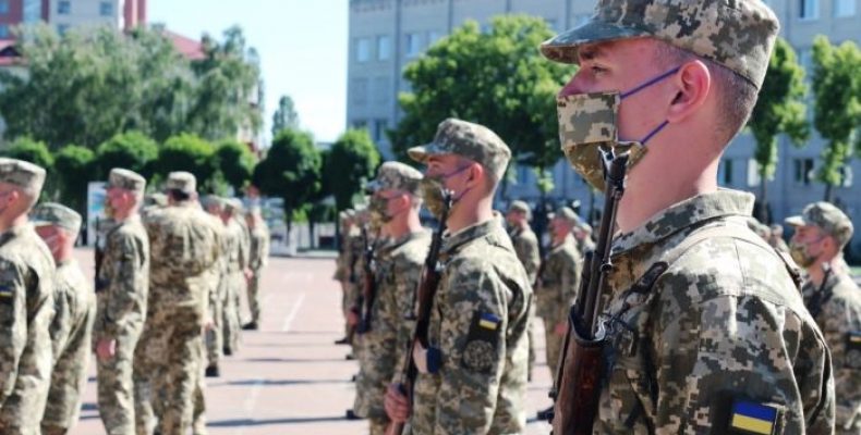 У Чернігові молоді воїни присягнули на вірність Україні
