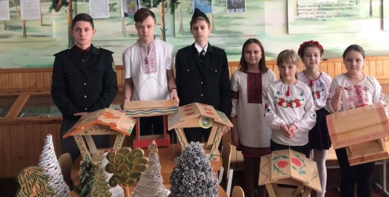 На Чернігівщині продовжується акція «Нагодуй птахів узимку»