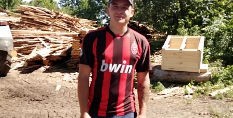 Хлопець відкрив пилораму, але через скаргу вимушений її закрити