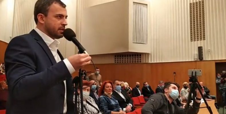 Депутати Чернігівської облради заявили про маніпуляції на сесії