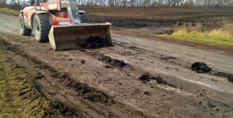 Проїзну частину автодоріг забруднює сільгосптехніка