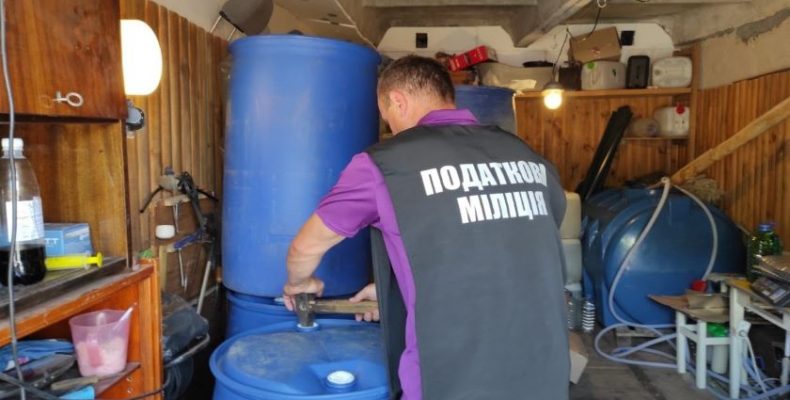І знову викрили незаконне виробництво горілки у Чернігові