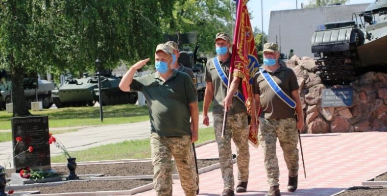 На Чернігівщині нагородили воїнів-танкістів, які повернулися зі Сходу