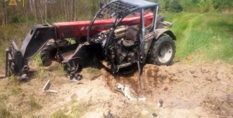 Тракторист наїхав на вибуховий пристрій, внаслідок чого позбувся ноги