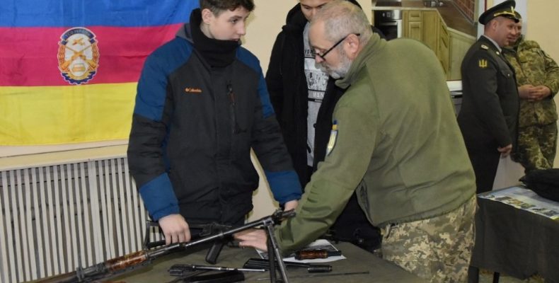 Як стати офіцером і в чому переваги навчання у військовому виші